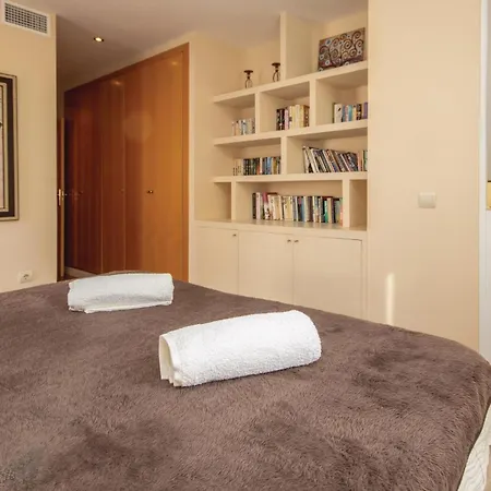 Cozy In With Swimming Pool Apartamento *